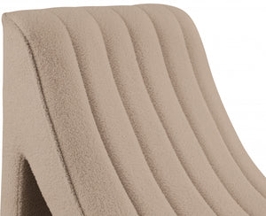 Favor Chaise
