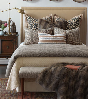 PARK AVENUE FAUX FUR THROW