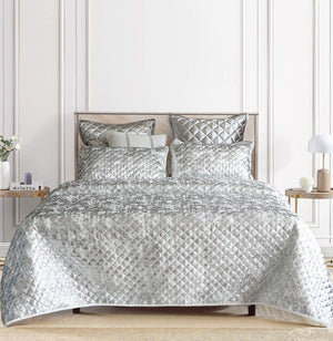 Aaliyah Ivory Silver Quilt