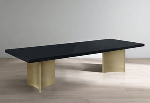 Hardy Dining Table