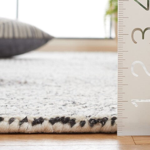 Vivid 5&#39;x8&#39; Charcoal and Ivory Area Rug