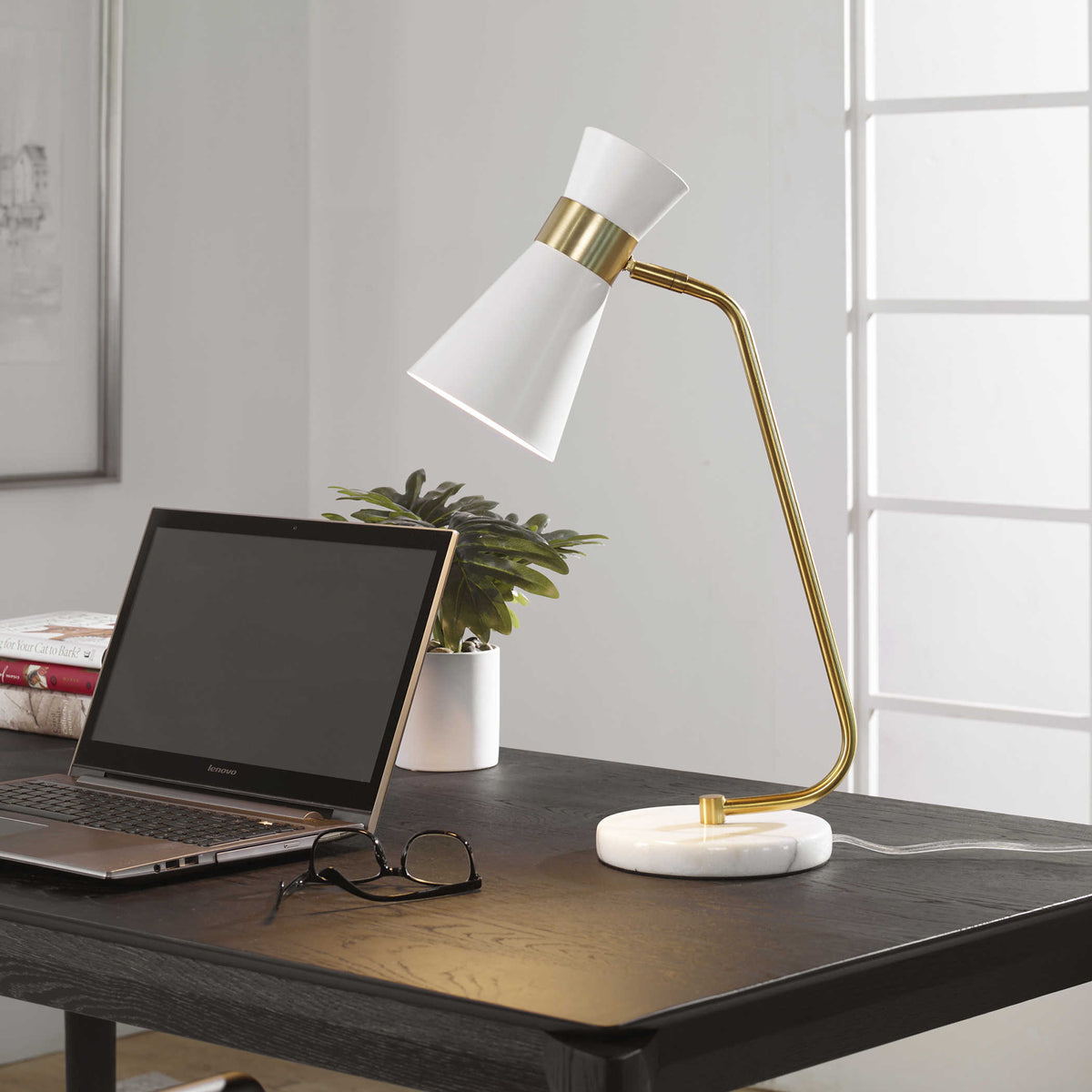 DESK LAMP