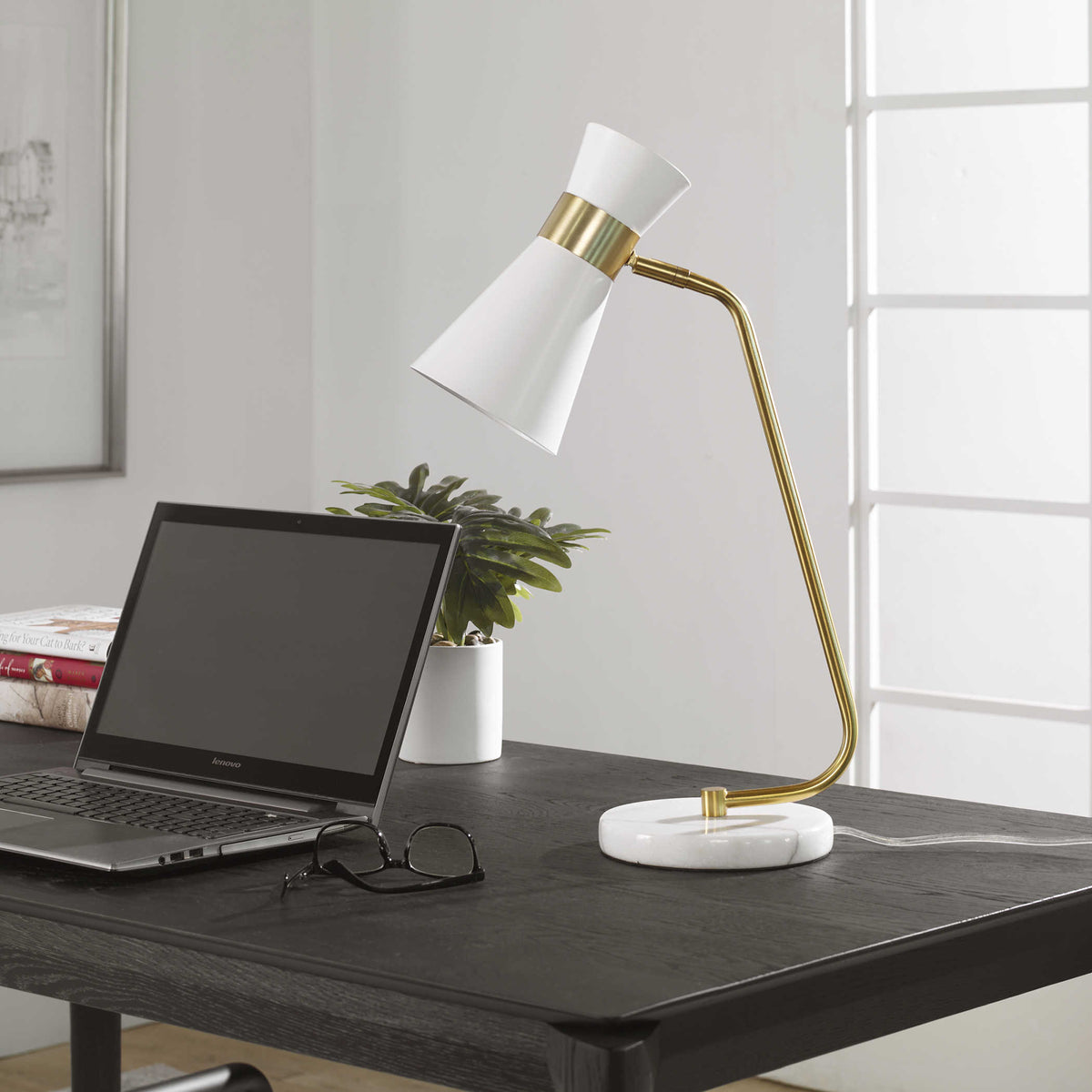 DESK LAMP