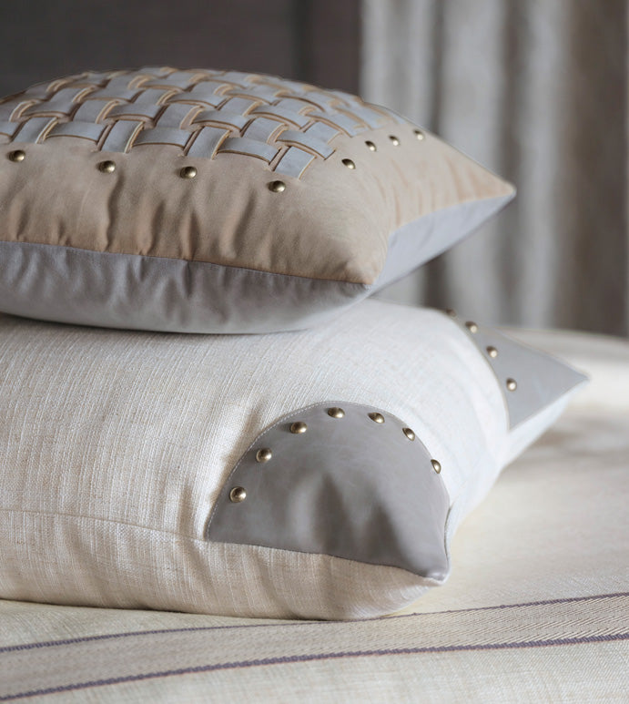 Wiler 13x22 Lumbar Pillow/ White and Gray